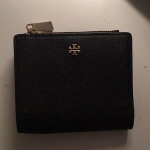 Tory Burch wallet in perfect condition